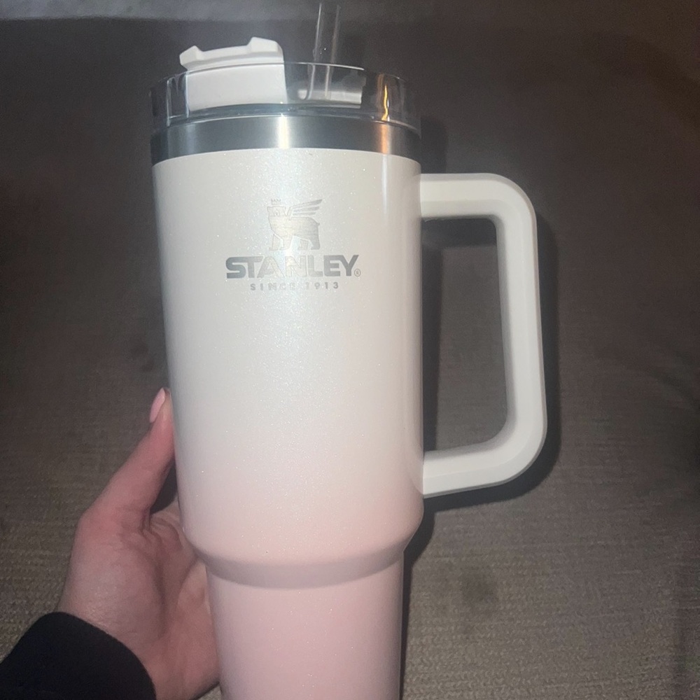 Stanley parfait ombre white to pink Quencher H2.0 Flowstate Tumbler 40oz